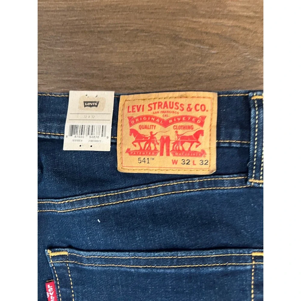 Levis levis 541